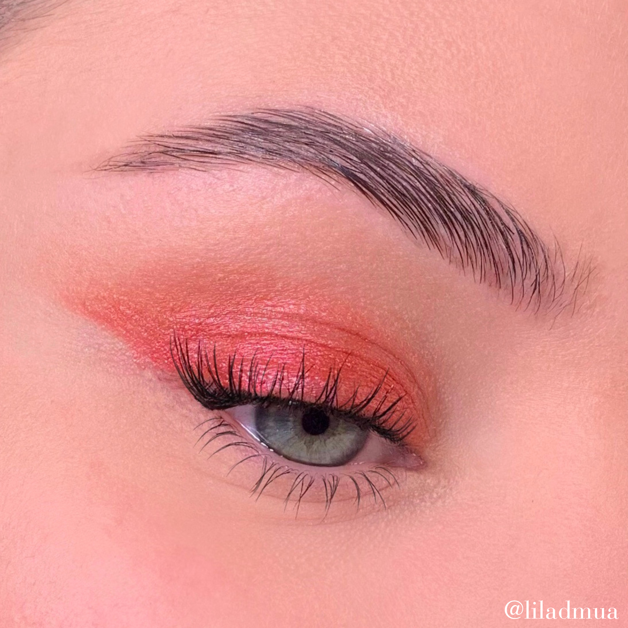 Mascara eyeshadow eyeliner in what order should they be used