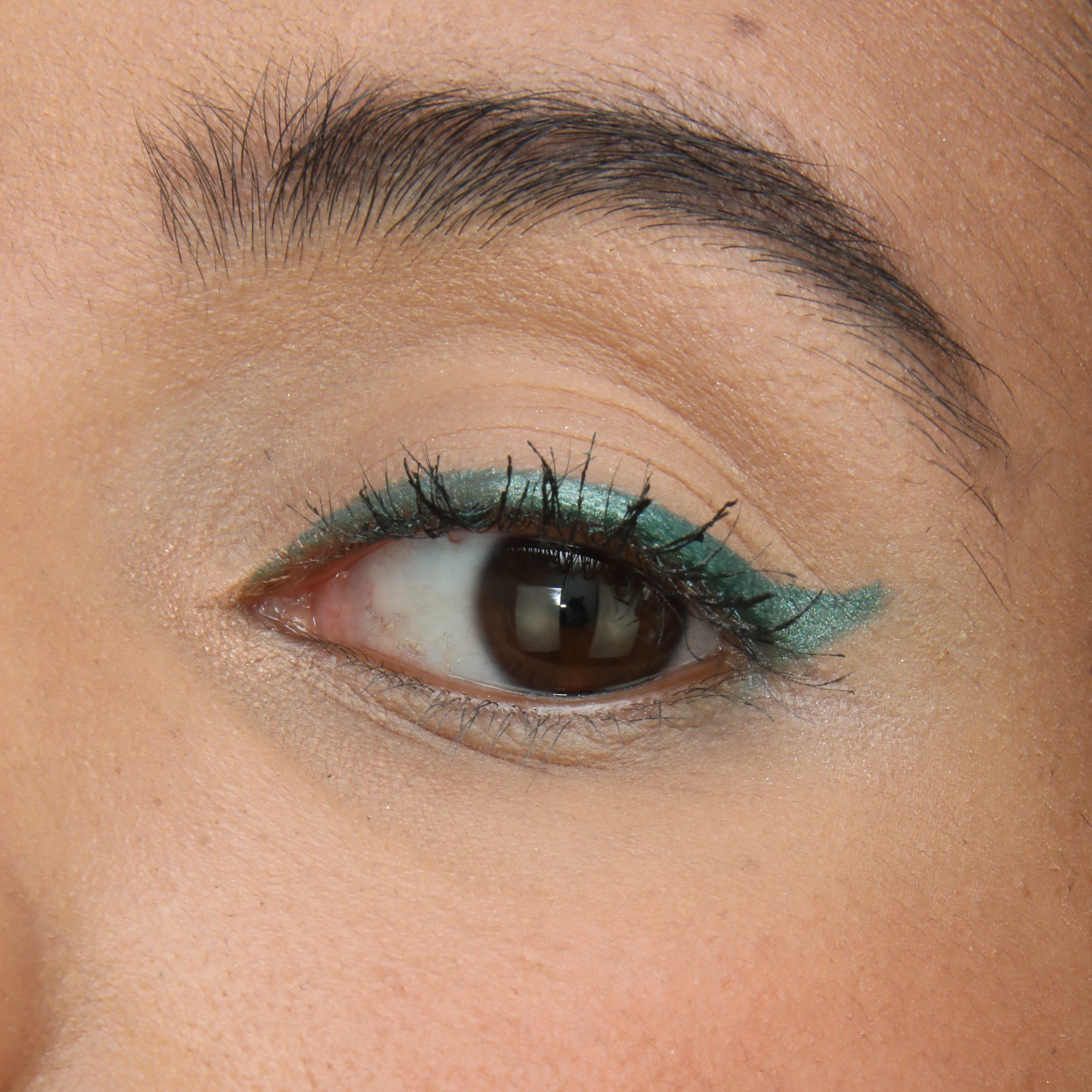 Coffret de maquillage pour les yeux : mascara, eye-liner et fards